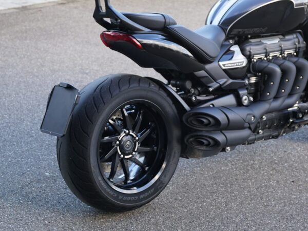 TRIUMPH Rocket 3 2019 - Heute Kennzeichenhalter mittig mit Beleuchtung